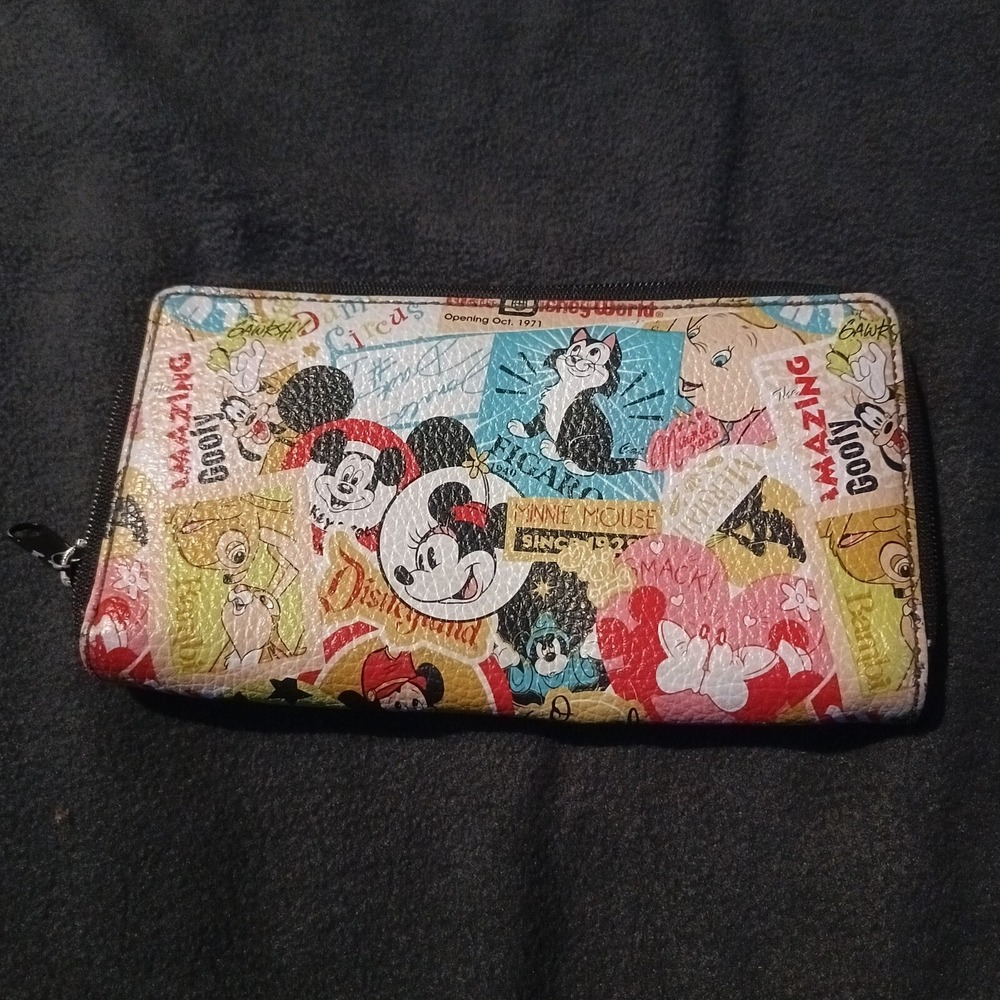 Walt Disney World Printed Woman's Wallet Disney Parks Mickey Pixie Bambie Figaro